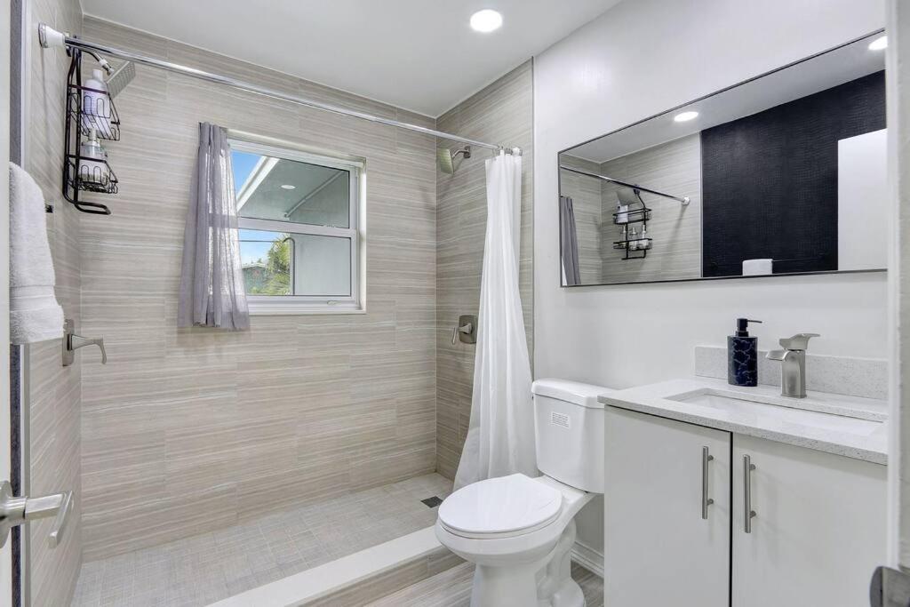 Hébergement de vacances 3br 2ba With Pool Near Nightlife And Beach! *