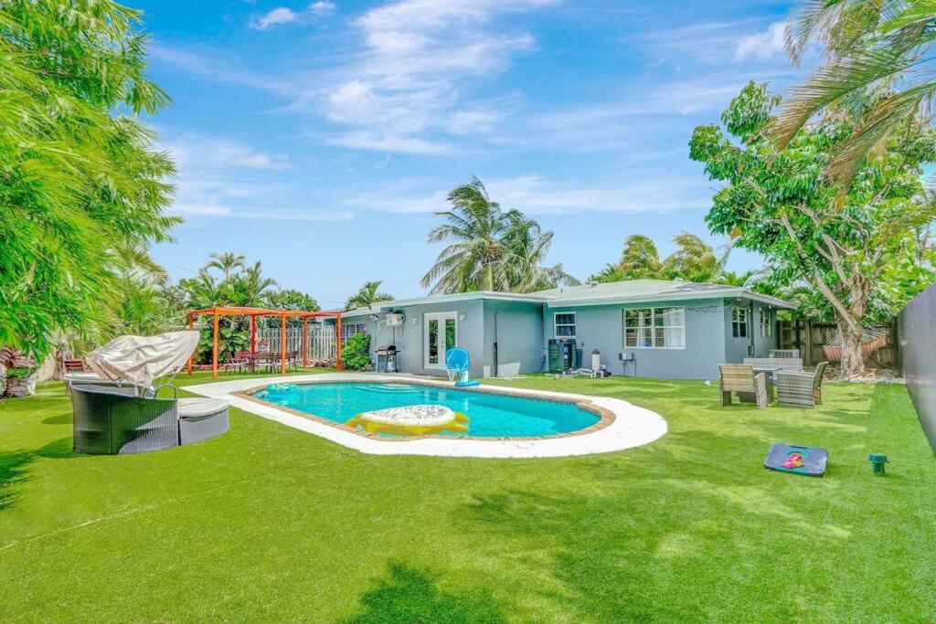 3br 2ba With Pool Near Nightlife And Beach! *